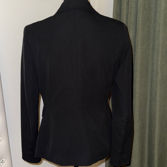 Classic Ann Taylor Black Zip-Up Blazer with a bit of stretch - 6p - Picture 3 of 4